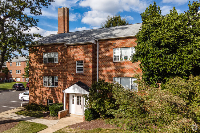 Building Photo - 6235 Wilson Blvd