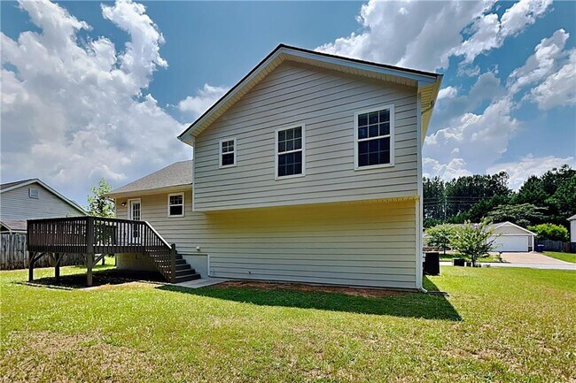 Building Photo - 110 Rockefeller Ln
