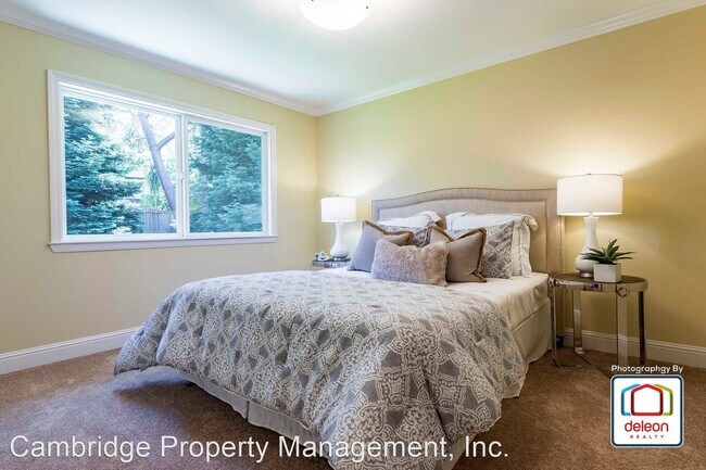 Building Photo - 5 br, 2.5 bath House - 2275 Tioga Drive