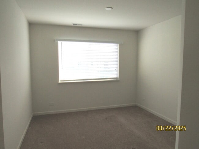 Building Photo - 410 S Jade Ln