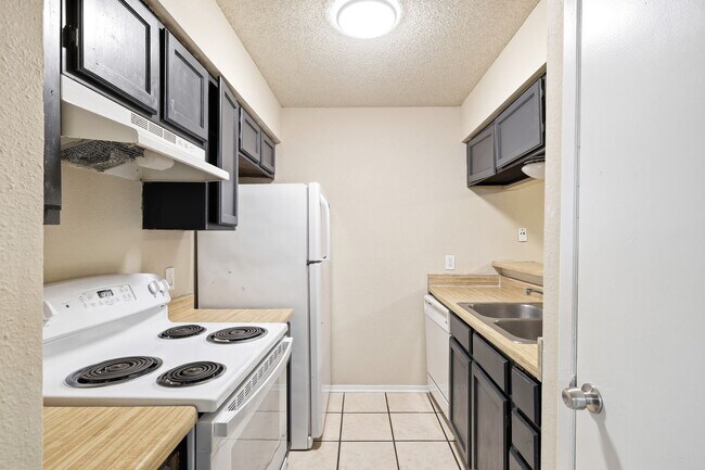 Building Photo - 4927 Ty Terrace St