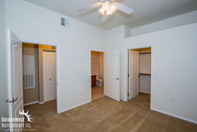 Building Photo - Bright & Inviting 2Bdm 2Ba Condo in Whitney - MI Special