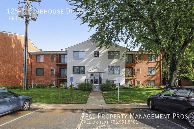 Building Photo - 125 Clubhouse Dr SW