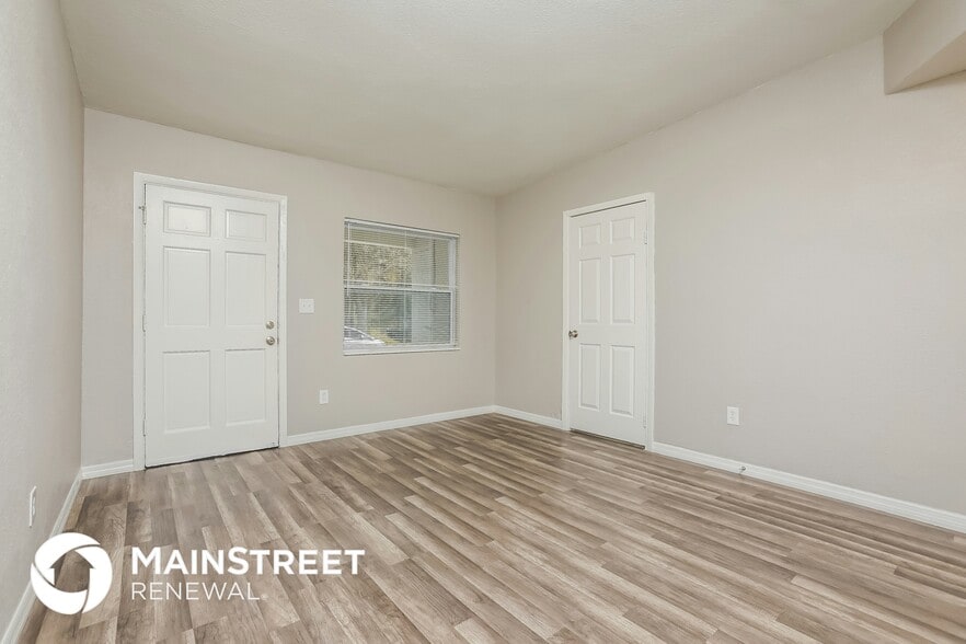 Building Photo - 5325 Bonnie Brae Cir