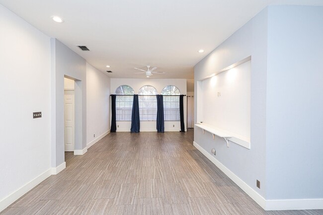 Building Photo - 1222 Longhorn Dr