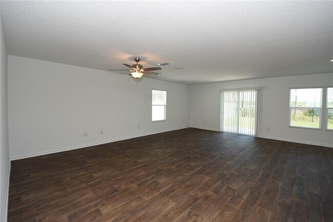 Building Photo - 9 Springwood Dr