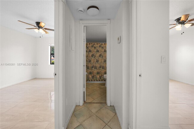 Building Photo - 20905 NE 8th Ct