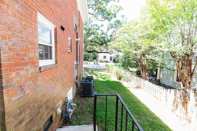 Building Photo - 315 S Mendenhall St