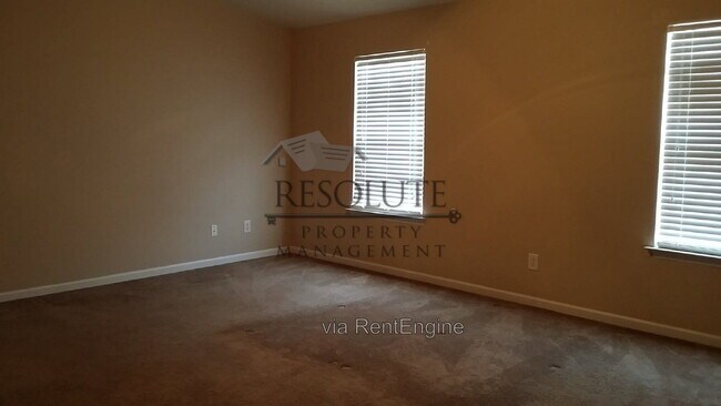 Building Photo - 2210 Valley Edge Dr