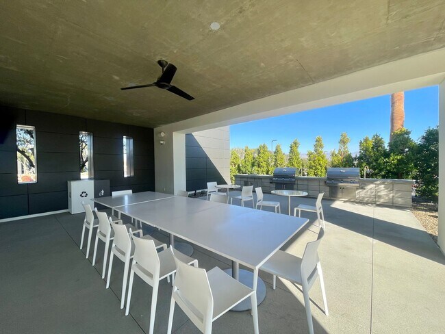 Building Photo - COMING SOON! STUNNING 3 Bedroom/2.5 bathroom in the highly desired Miralon Community!