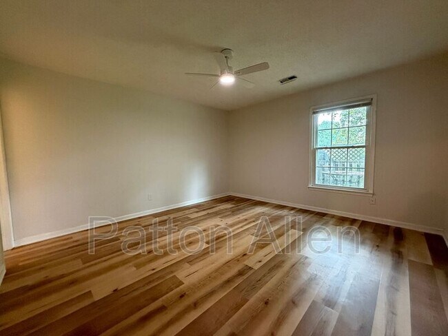 Building Photo - 105 Scottlynn Ct