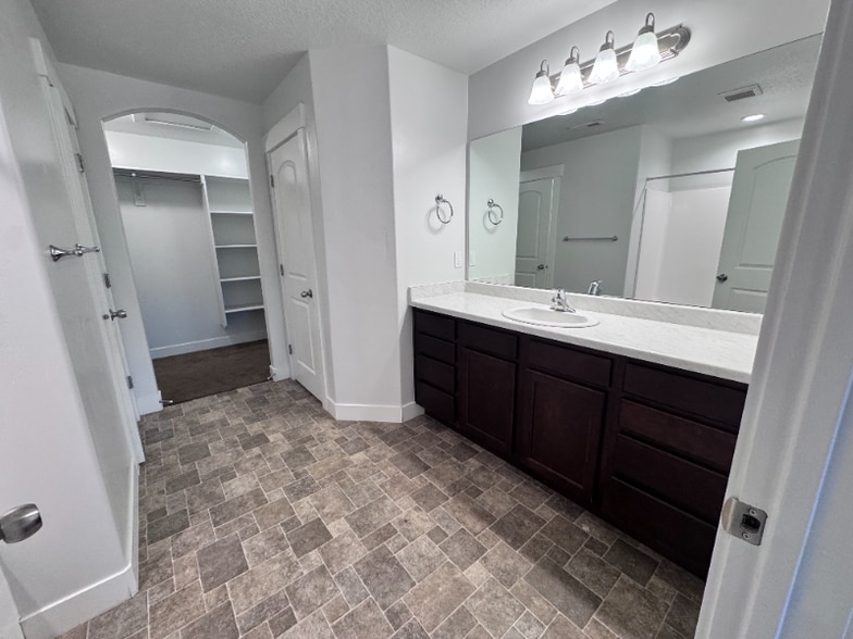 Building Photo - 16371 S 1500 W