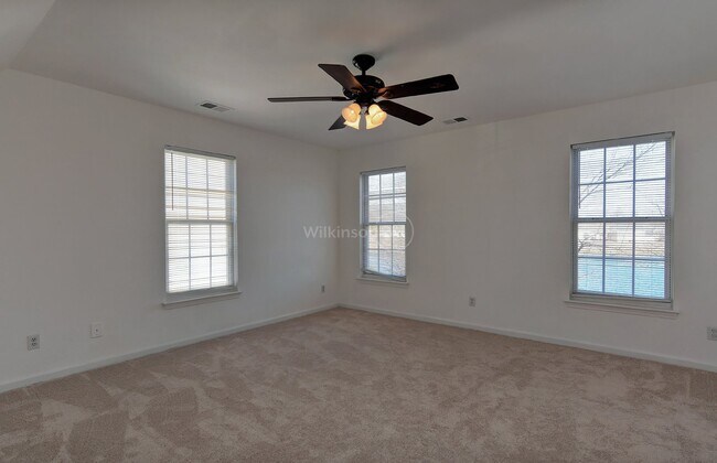 Building Photo - Beautiful 4 Bedroom 2.5 Bathroom Home with...