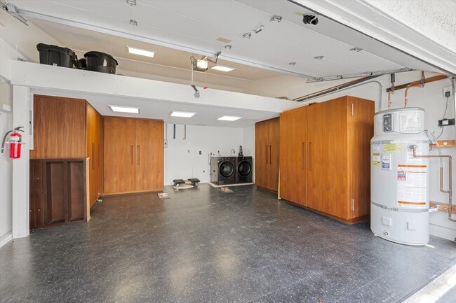 Building Photo - 6789 Shearwater Ln