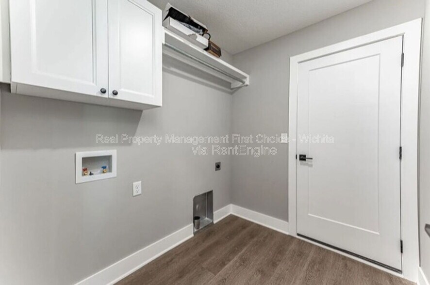 Building Photo - 1256 Outland Ct.