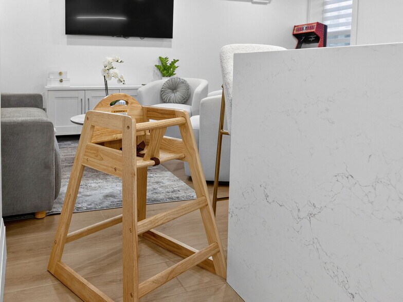 Building Photo - 359 Broadway