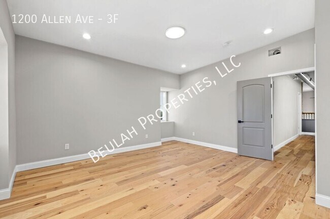 Building Photo - 2bd/2ba Luxury Penthouse Apartment