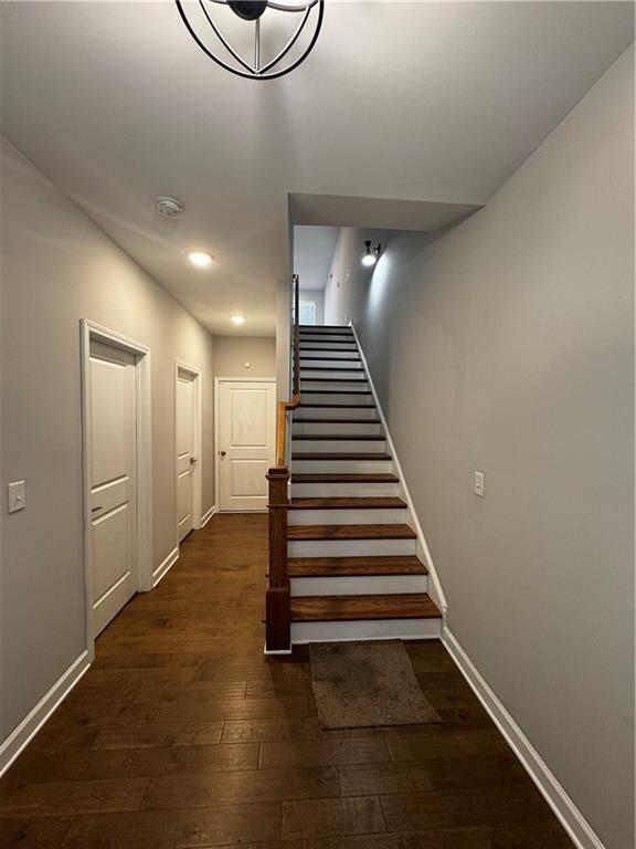 Building Photo - 20 Wren Dr