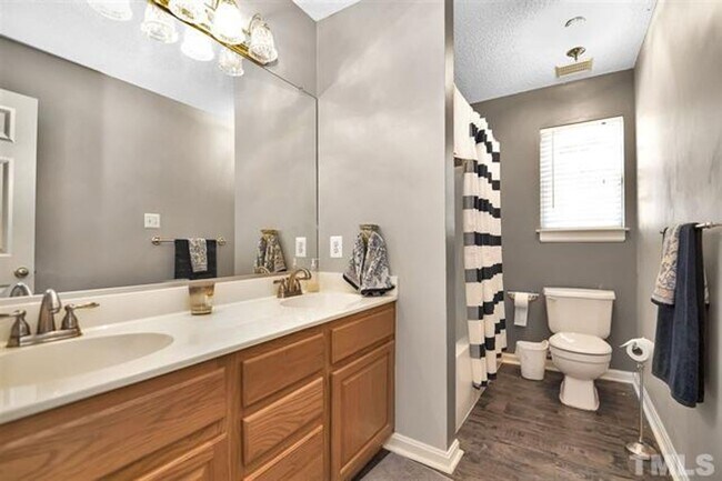 Building Photo - Ranch Home Available - Walk to Downtown Wake Forest!