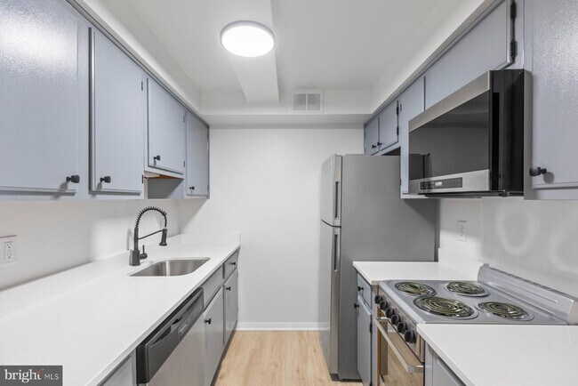 Building Photo - 207 S Patrick St