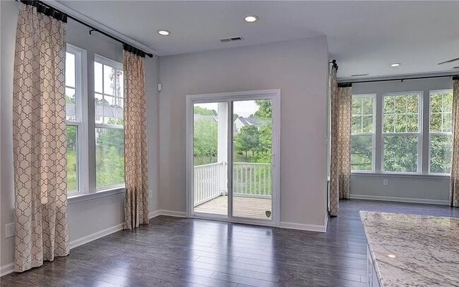 Building Photo - 4715 Minutemen Way