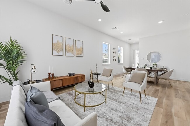 Building Photo - 975 Highland Lgt Ln