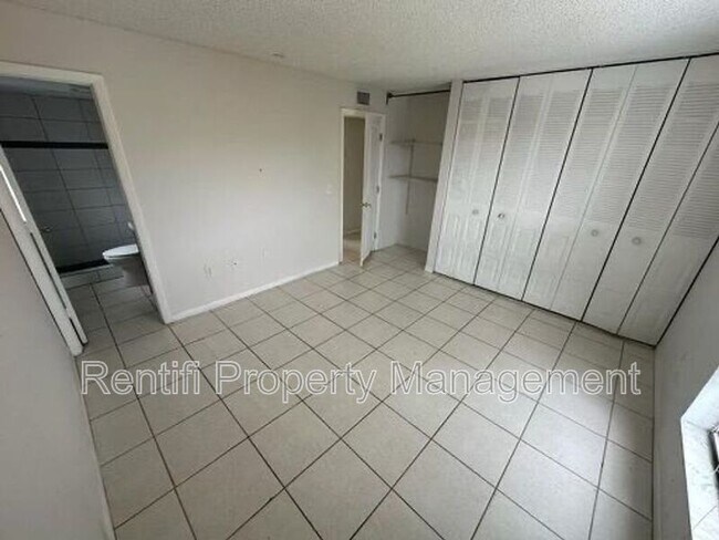 Building Photo - 12632 Kenwood Ln