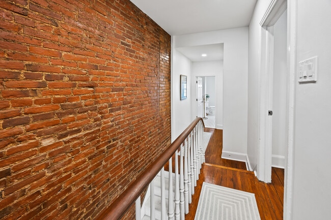 Building Photo - 2207 Lombard St