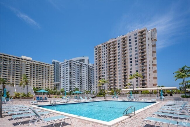 Building Photo - 1865 S Ocean Dr