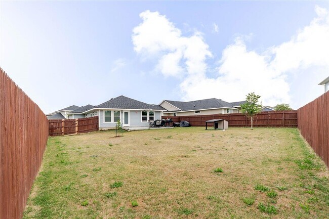 Building Photo - 303 Schuylerville Dr