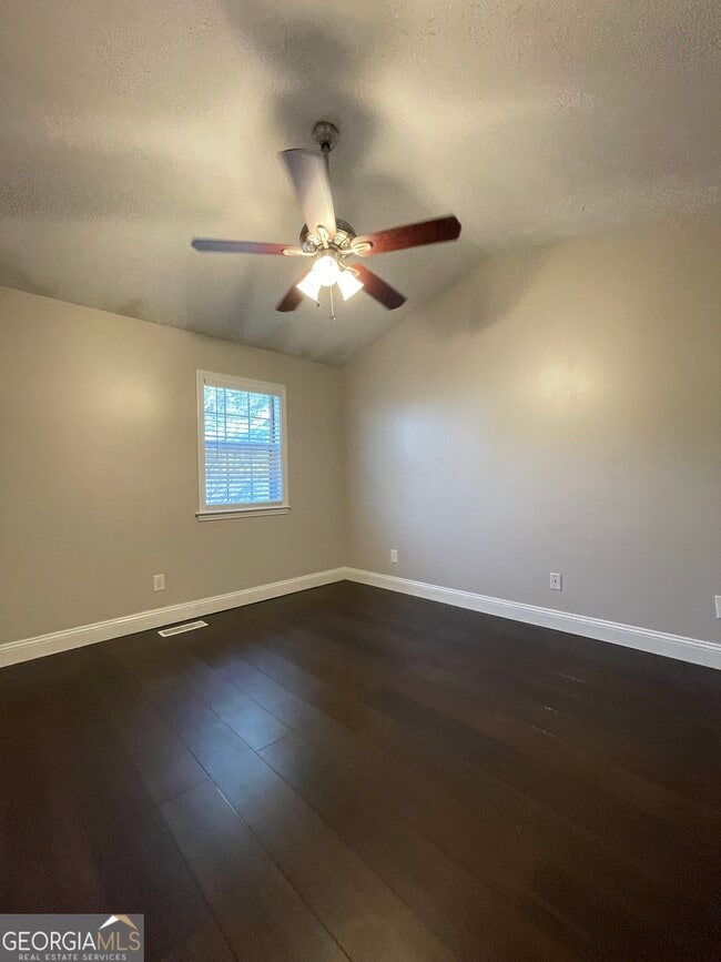 Building Photo - 2880 Florence Dr