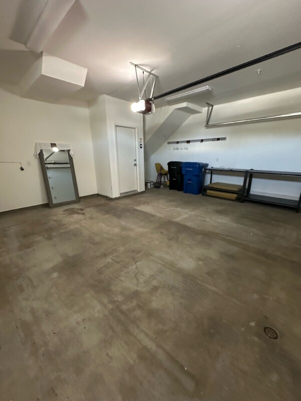 Building Photo - 3290 N Canary Way