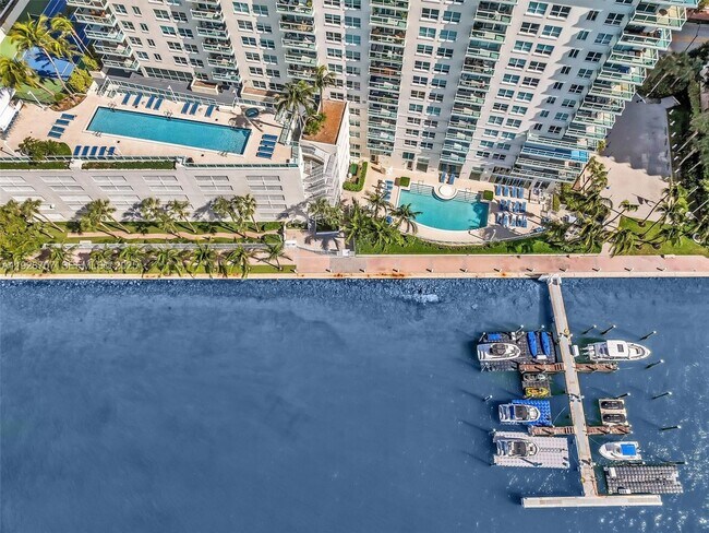 Building Photo - 650 West Ave