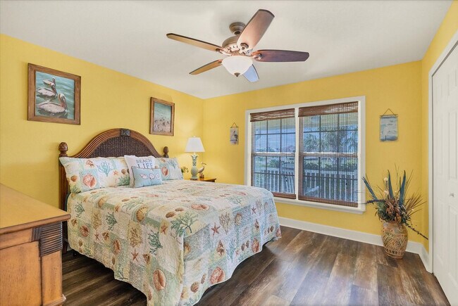Building Photo - 15736 Lakeland Cir