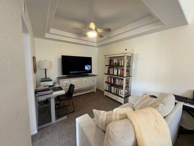 Building Photo - 3416 Cameo Dr