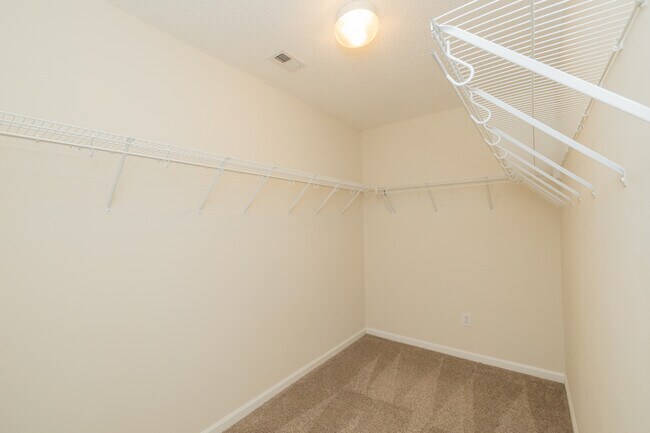 Building Photo - 1117 Deerberry Rd