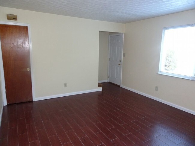 Building Photo - Two-Level Duplex in Coleman Place