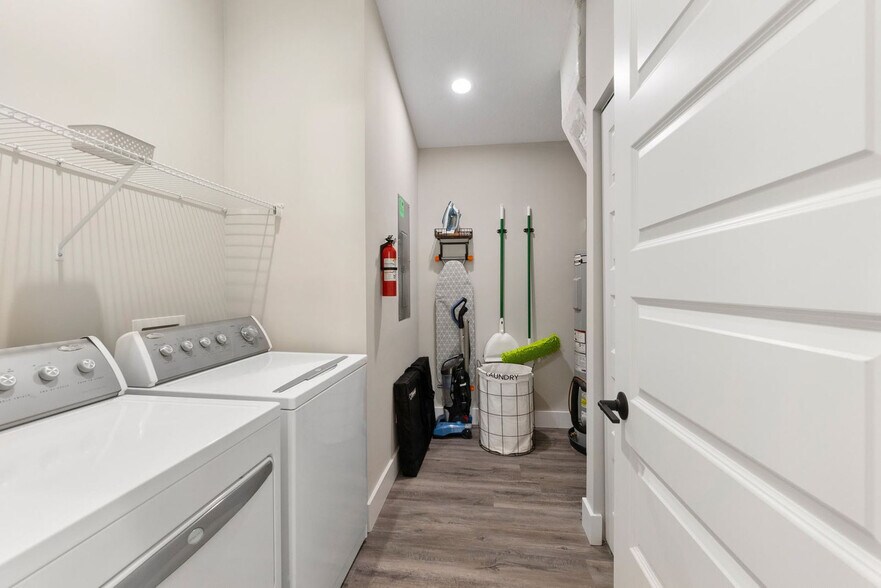 Building Photo - 1000 Josiah St