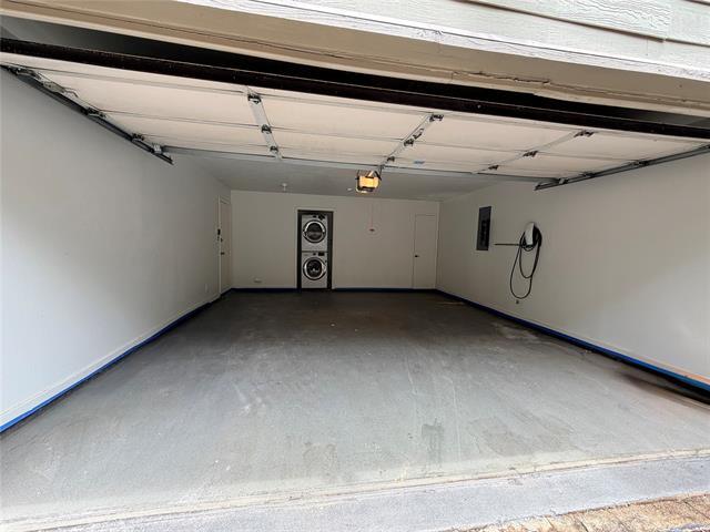 Building Photo - 6808 Eastridge Dr