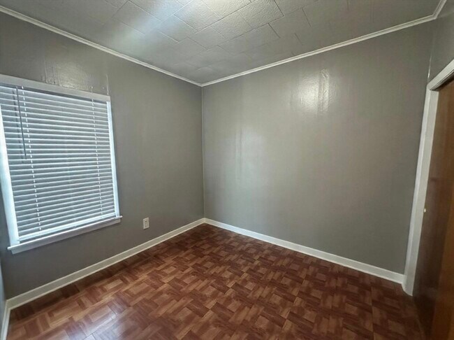 Building Photo - 207 Morgan St