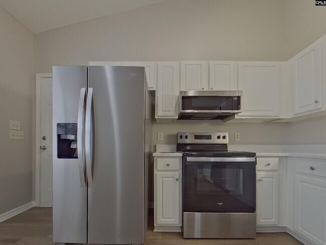 Building Photo - 105 Old Stone Rd