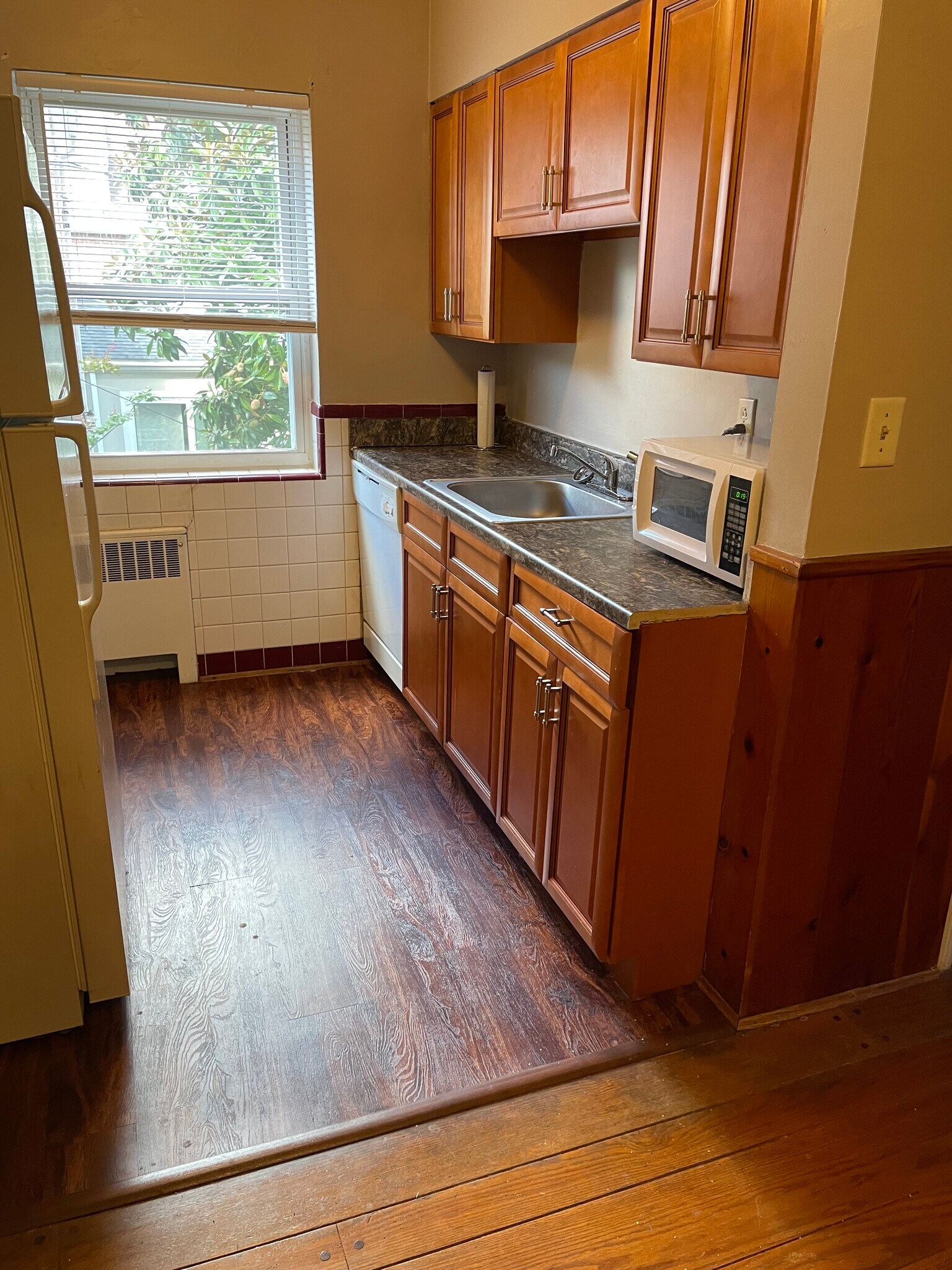 Building Photo - 40 Pleasant Ridge Ave