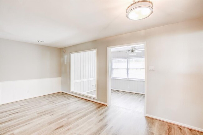 Building Photo - 4137 Woodfin St