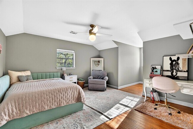 Building Photo - 301 Medlin Creek Loop