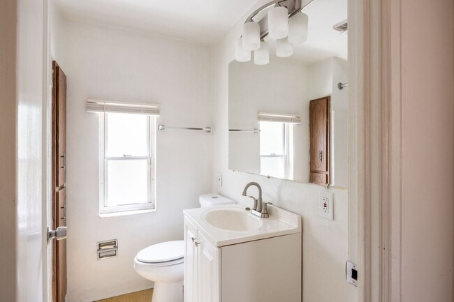 Building Photo - Spacious 4-Bedroom Home with Garage and Yard - Section 8 Approved!!