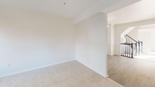 Building Photo - 26071 Ridge Manor Dr