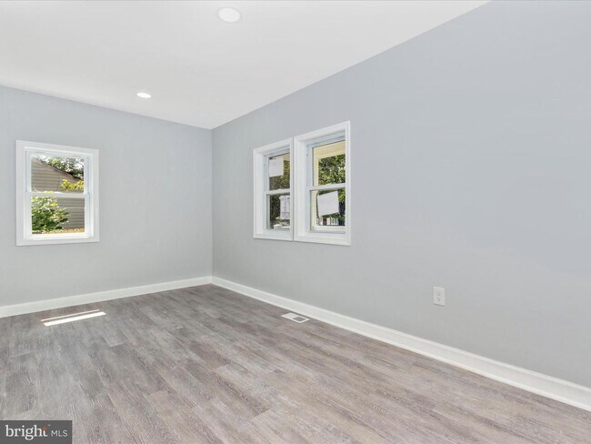 Building Photo - 903 Minna Ave