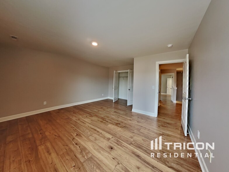 Building Photo - 4724 Abbey Park Rd