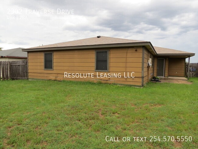 Building Photo - 2302 Traverse Dr