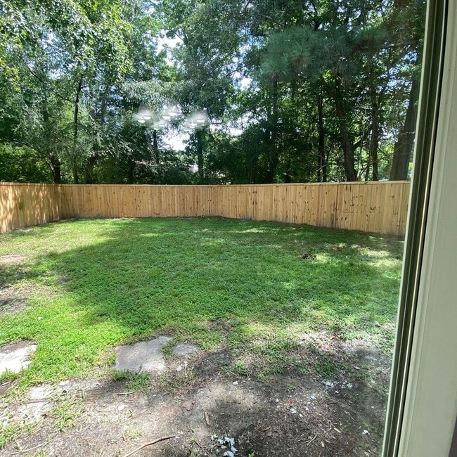 Building Photo - Completely Remodeled